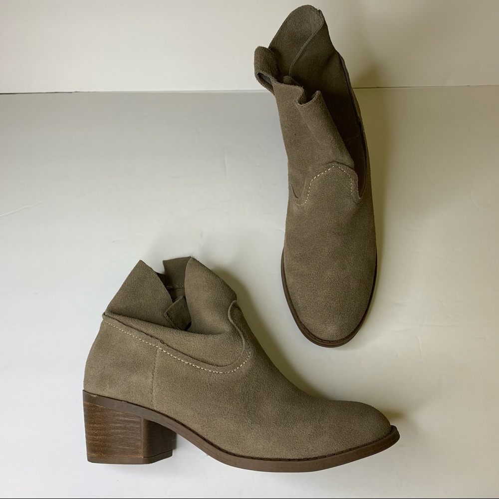 Carlos Santana Leighton Floppy Ankle Booties